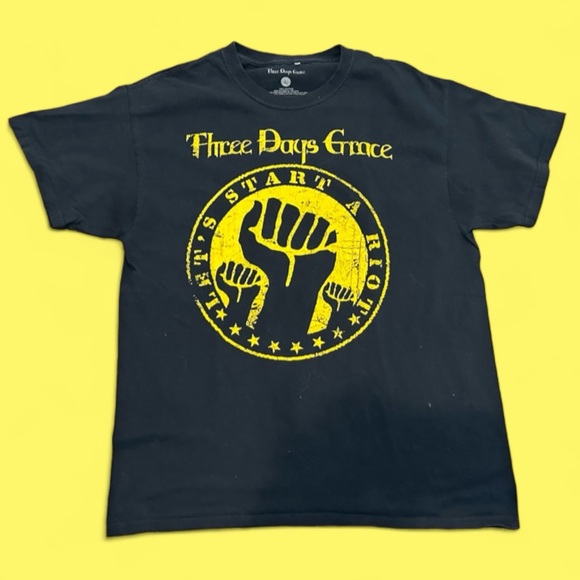 Three Days Grace Concert T-Shirt. Size Large - Picture 6 of 7